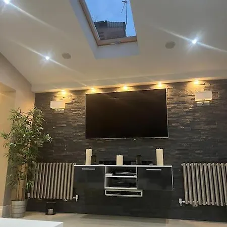 Stunning Home In Astley Tyldesley Exterior photo