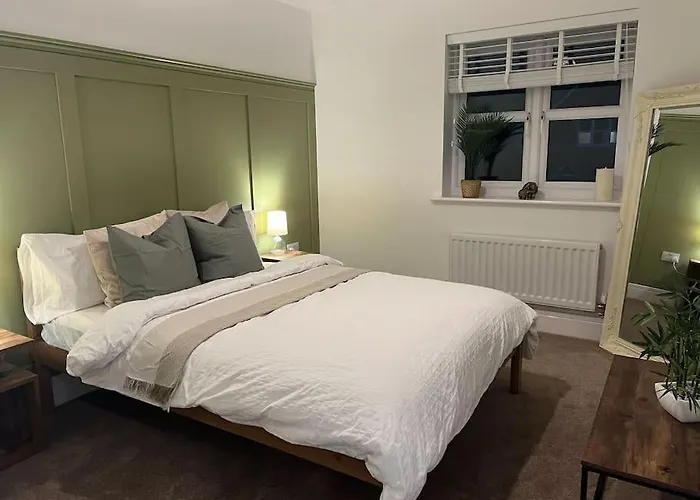 Stunning Home In Astley