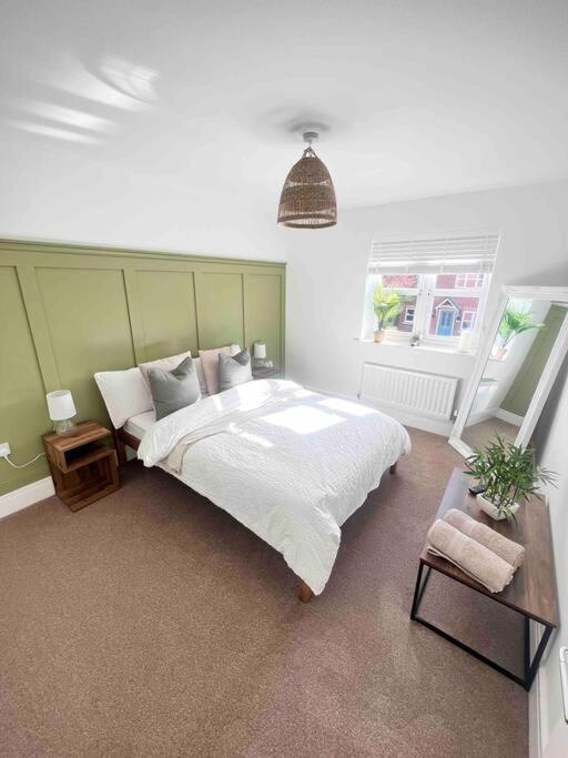 Stunning In Astley * Tyldesley