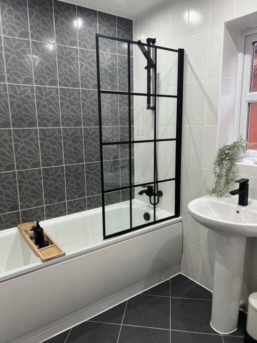 Holiday home Stunning In Astley *