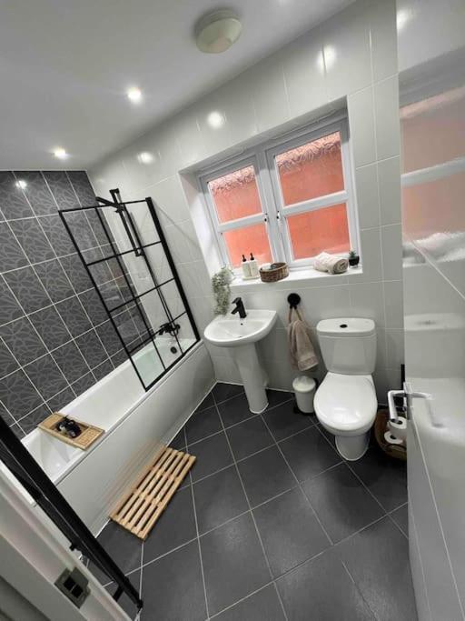 Stunning In Astley * Tyldesley